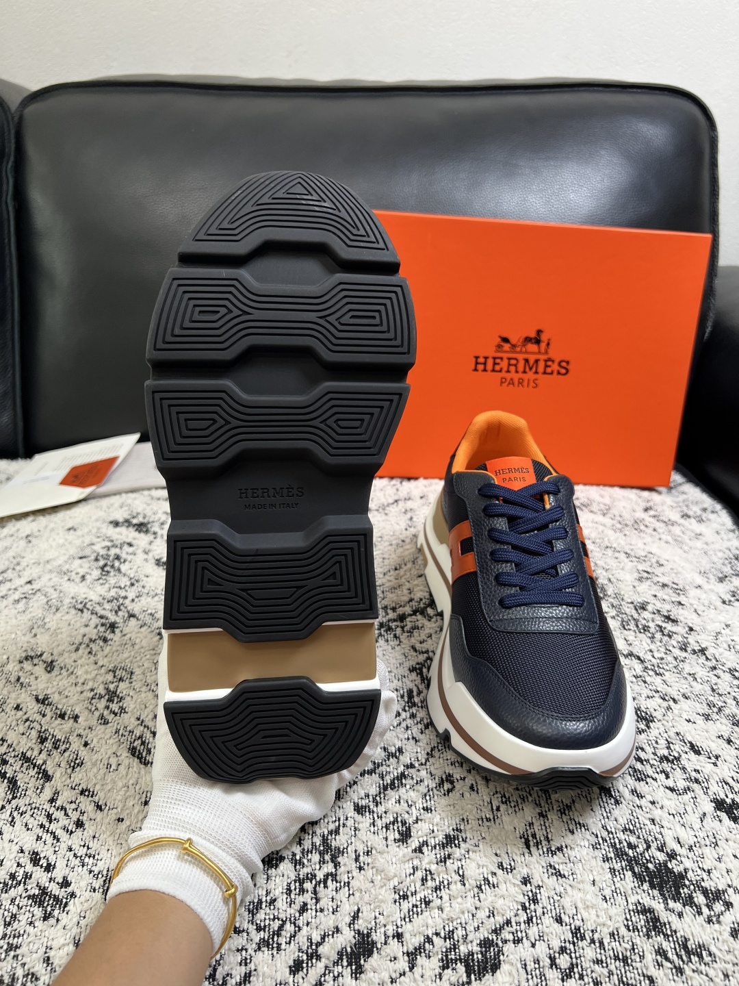 Hermes  高品质  顶级工艺品  爱马仕 专柜同步发售原厂配置，意大利进口原版牛皮面料，高品质拼接工艺，全进口水染