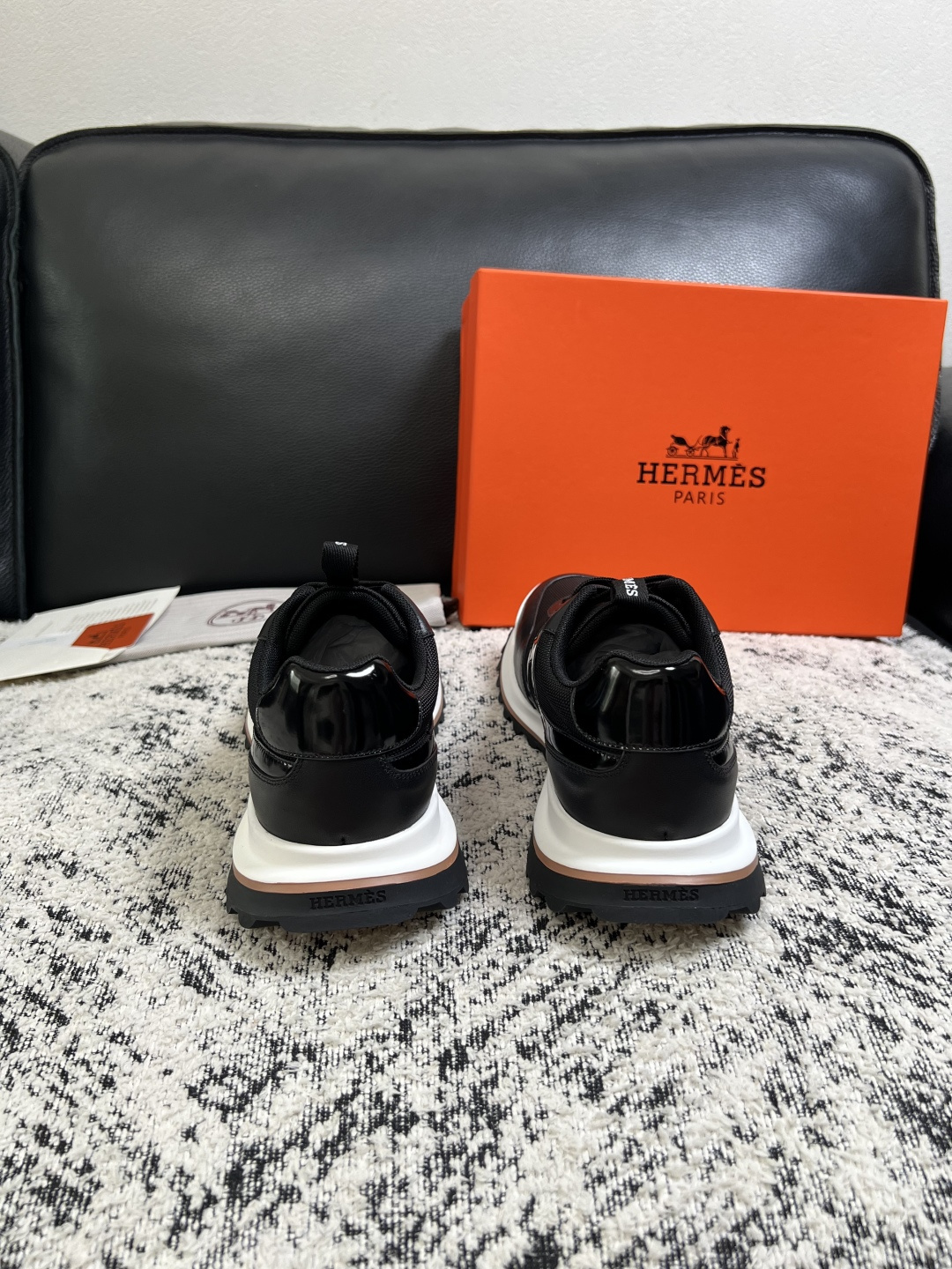 Hermes  高品质  顶级工艺品  爱马仕 专柜同步发售原厂配置，意大利进口原版牛皮面料，高品质拼接工艺，全进口水染