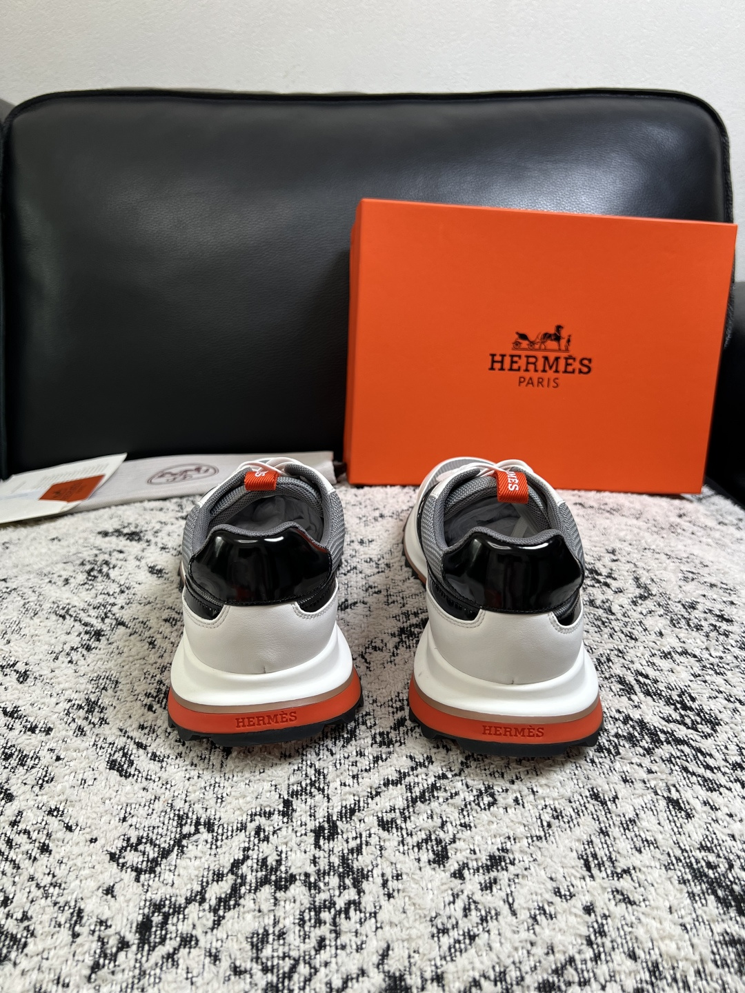 Hermes  高品质  顶级工艺品  爱马仕 专柜同步发售原厂配置，意大利进口原版牛皮面料，高品质拼接工艺，全进口水染