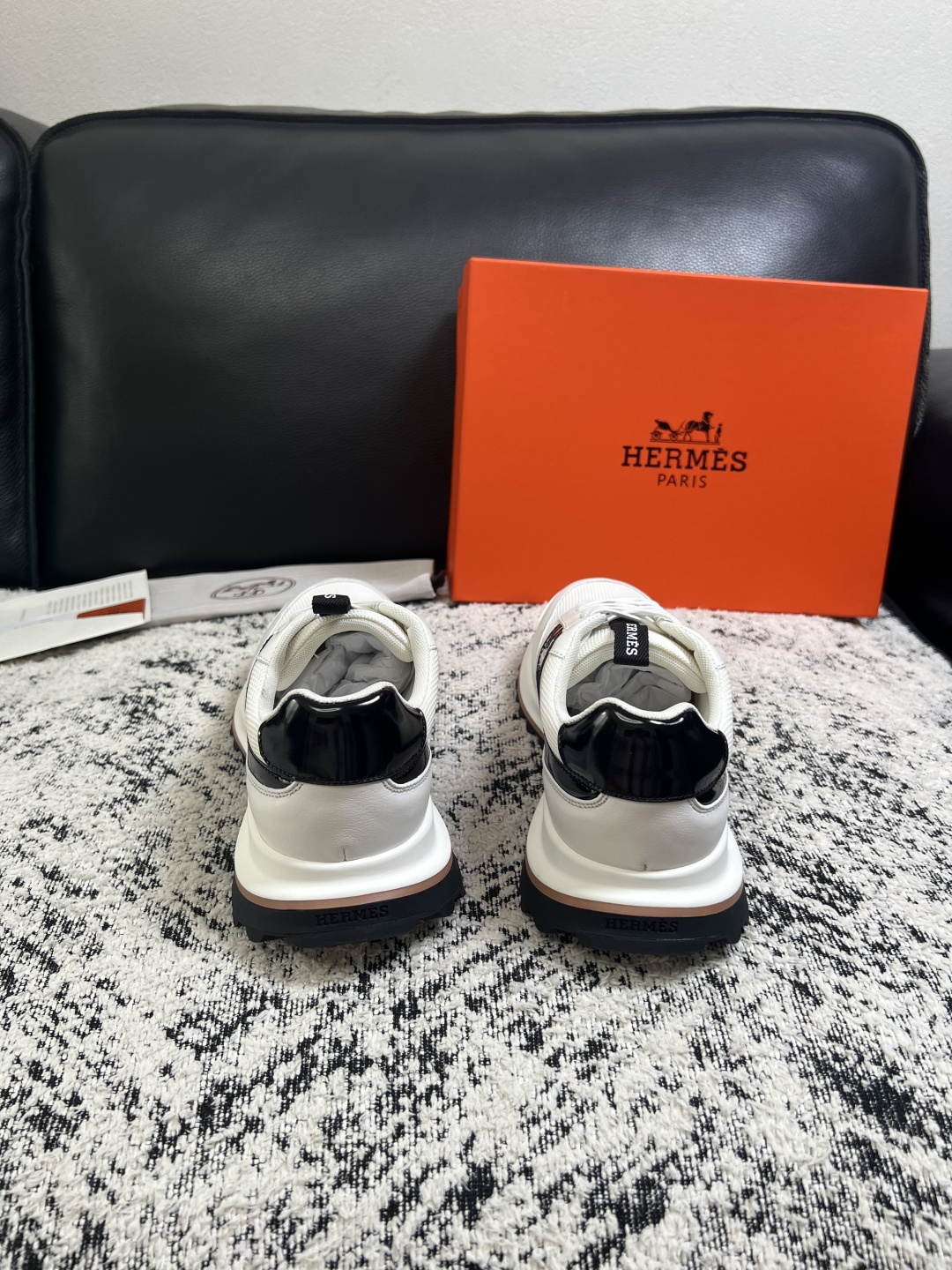 Hermes  高品质  顶级工艺品  爱马仕 专柜同步发售原厂配置，意大利进口原版牛皮面料，高品质拼接工艺，全进口水染