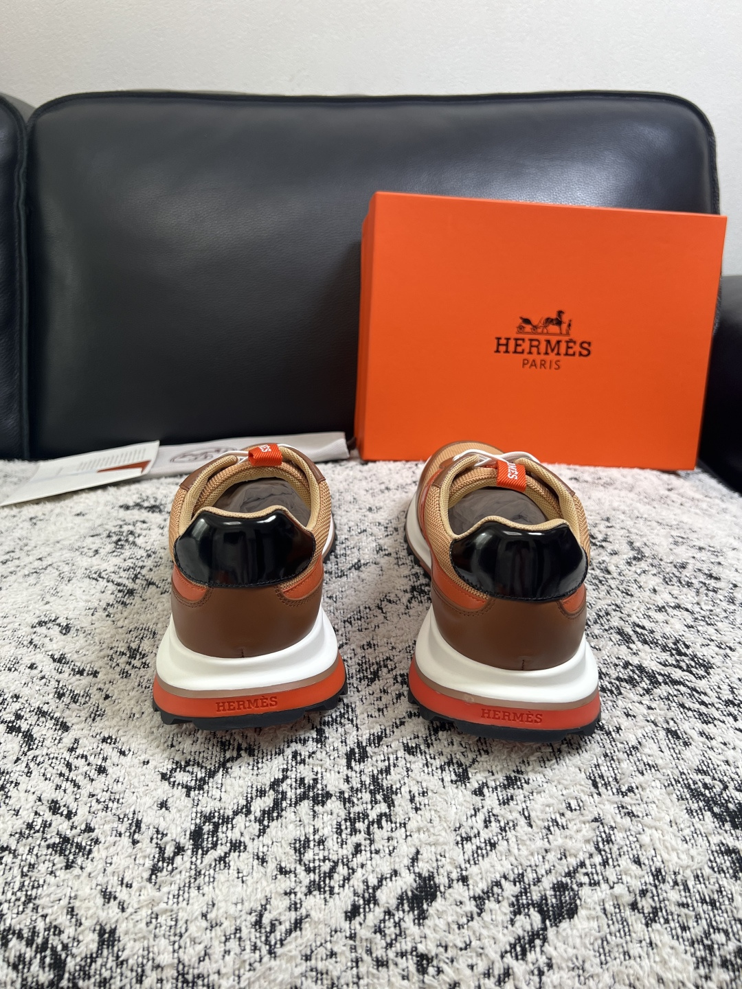 Hermes  高品质  顶级工艺品  爱马仕 专柜同步发售原厂配置，意大利进口原版牛皮面料，高品质拼接工艺，全进口水染