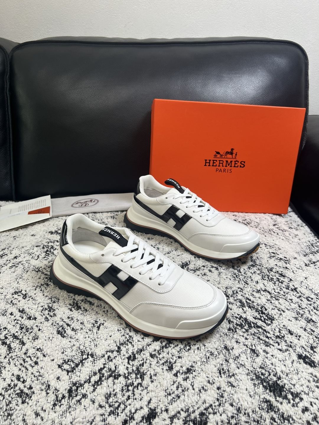 Hermes 高品质 顶级工艺品 爱马仕 专柜同步发售原厂配置,意大利进口原版牛皮面料,高品质拼接工艺,全进口水染 Hermes 高品质 顶级工艺品 爱马仕 专柜同步发售原厂配置,意大利进口原版牛皮面料,高品质拼接工艺,全进口水染