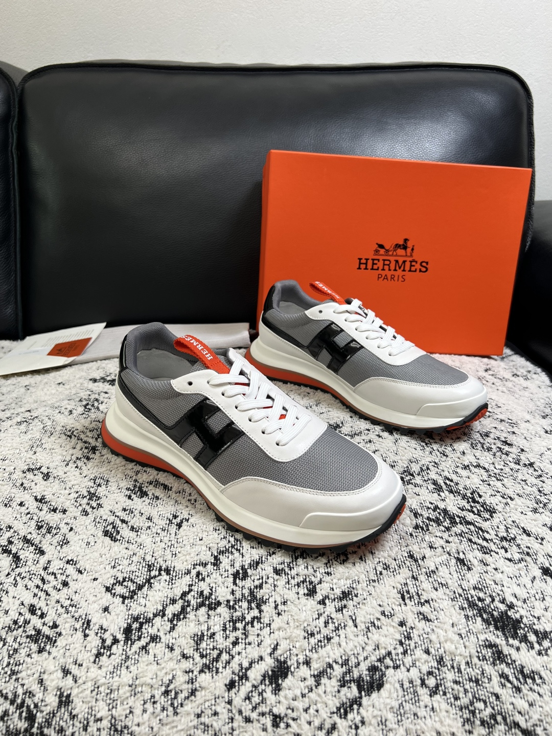 Hermes 高品质 顶级工艺品 爱马仕 专柜同步发售原厂配置,意大利进口原版牛皮面料,高品质拼接工艺,全进口水染 Hermes 高品质 顶级工艺品 爱马仕 专柜同步发售原厂配置,意大利进口原版牛皮面料,高品质拼接工艺,全进口水染