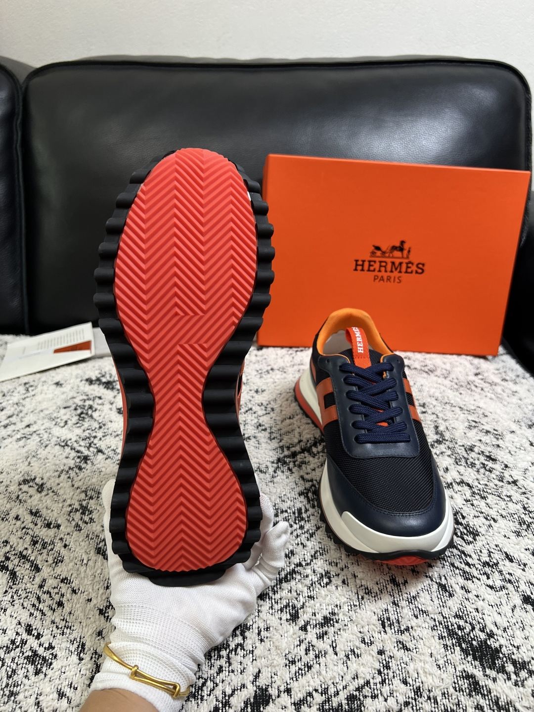 Hermes  高品质  顶级工艺品  爱马仕 专柜同步发售原厂配置，意大利进口原版牛皮面料，高品质拼接工艺，全进口水染