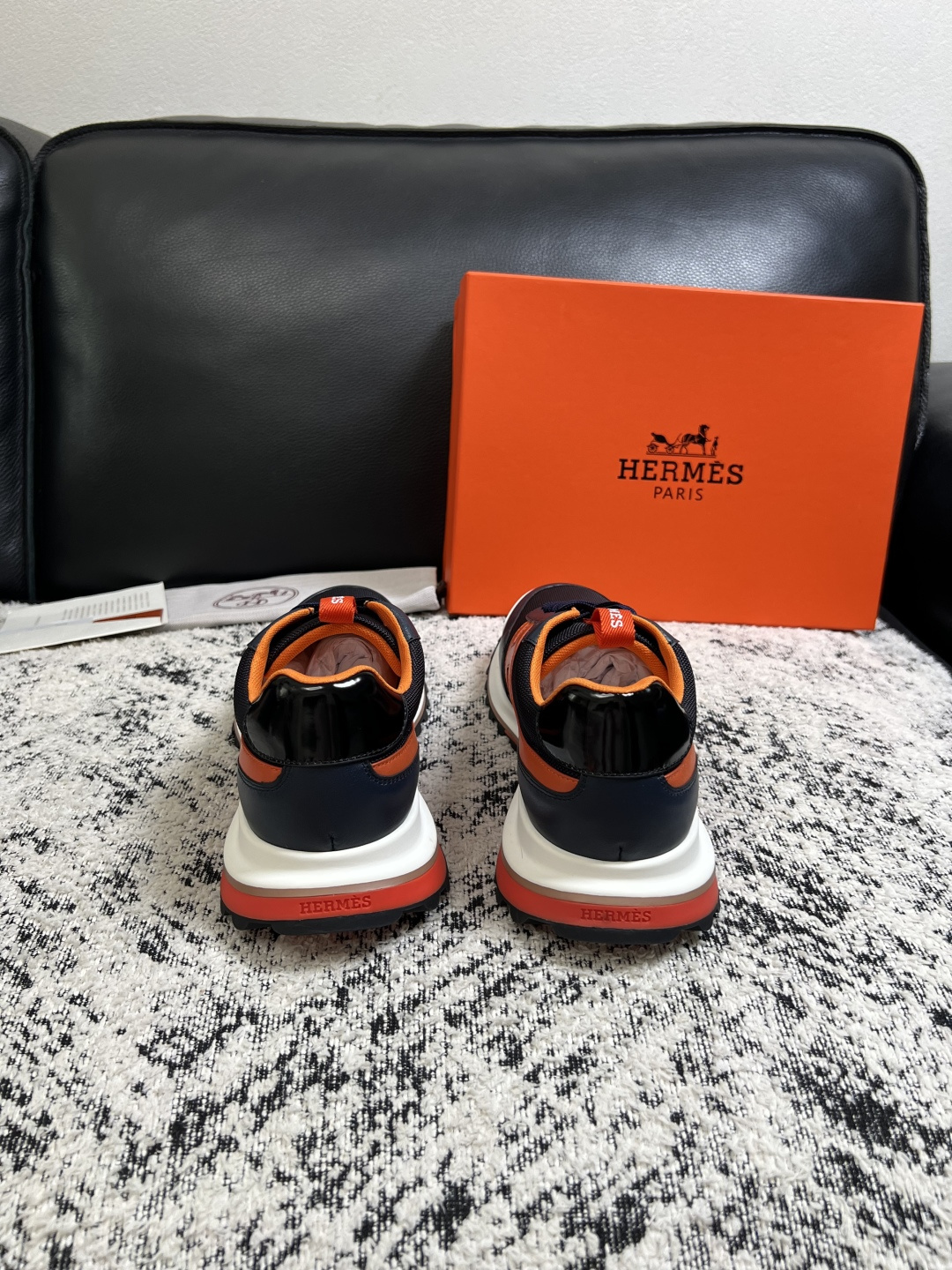 Hermes  高品质  顶级工艺品  爱马仕 专柜同步发售原厂配置，意大利进口原版牛皮面料，高品质拼接工艺，全进口水染