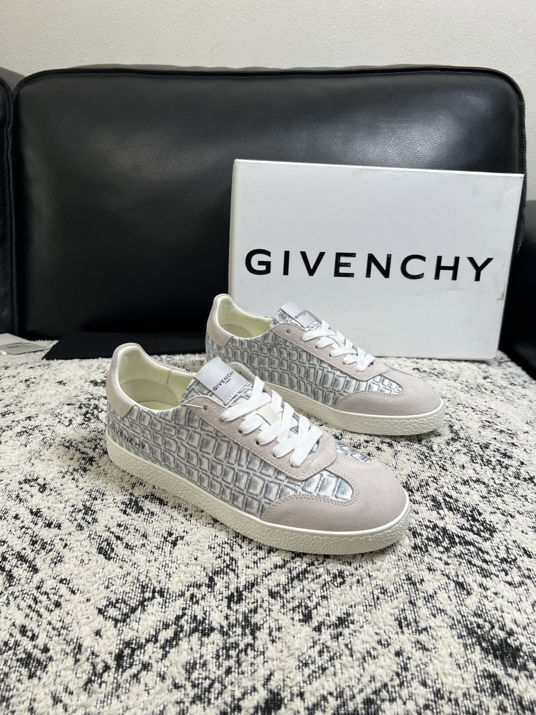 Givenchy 高品质 顶级工艺品 纪梵希 专柜同步原厂配置,意大利进口牛皮搭配面料,全鞋配件私模打造,柔软舒适 Givenchy 高品质 顶级工艺品 纪梵希 专柜同步原厂配置,意大利进口牛皮搭配面料,全鞋配件私模打造,柔软舒适
