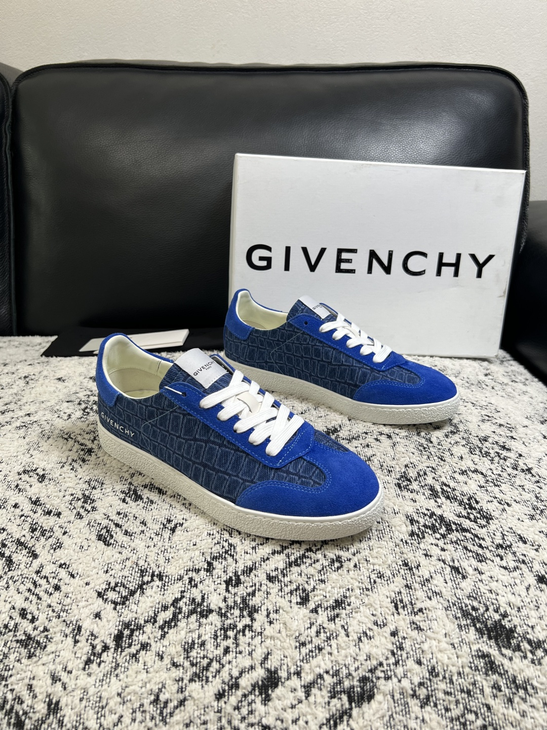 Givenchy 高品质 顶级工艺品 纪梵希 专柜同步原厂配置,意大利进口牛皮搭配面料,全鞋配件私模打造,柔软舒适 Givenchy 高品质 顶级工艺品 纪梵希 专柜同步原厂配置,意大利进口牛皮搭配面料,全鞋配件私模打造,柔软舒适