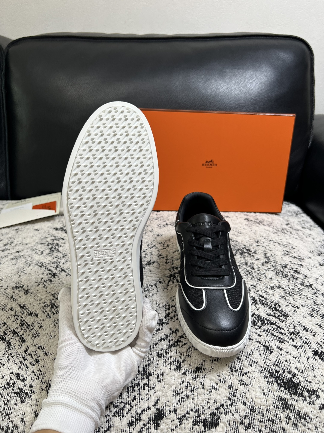 Hermes  高品质  顶级工艺品  爱马仕 专柜同步发售原厂配置，意大利进口原版牛皮面料，高品质拼接工艺，全进口水染