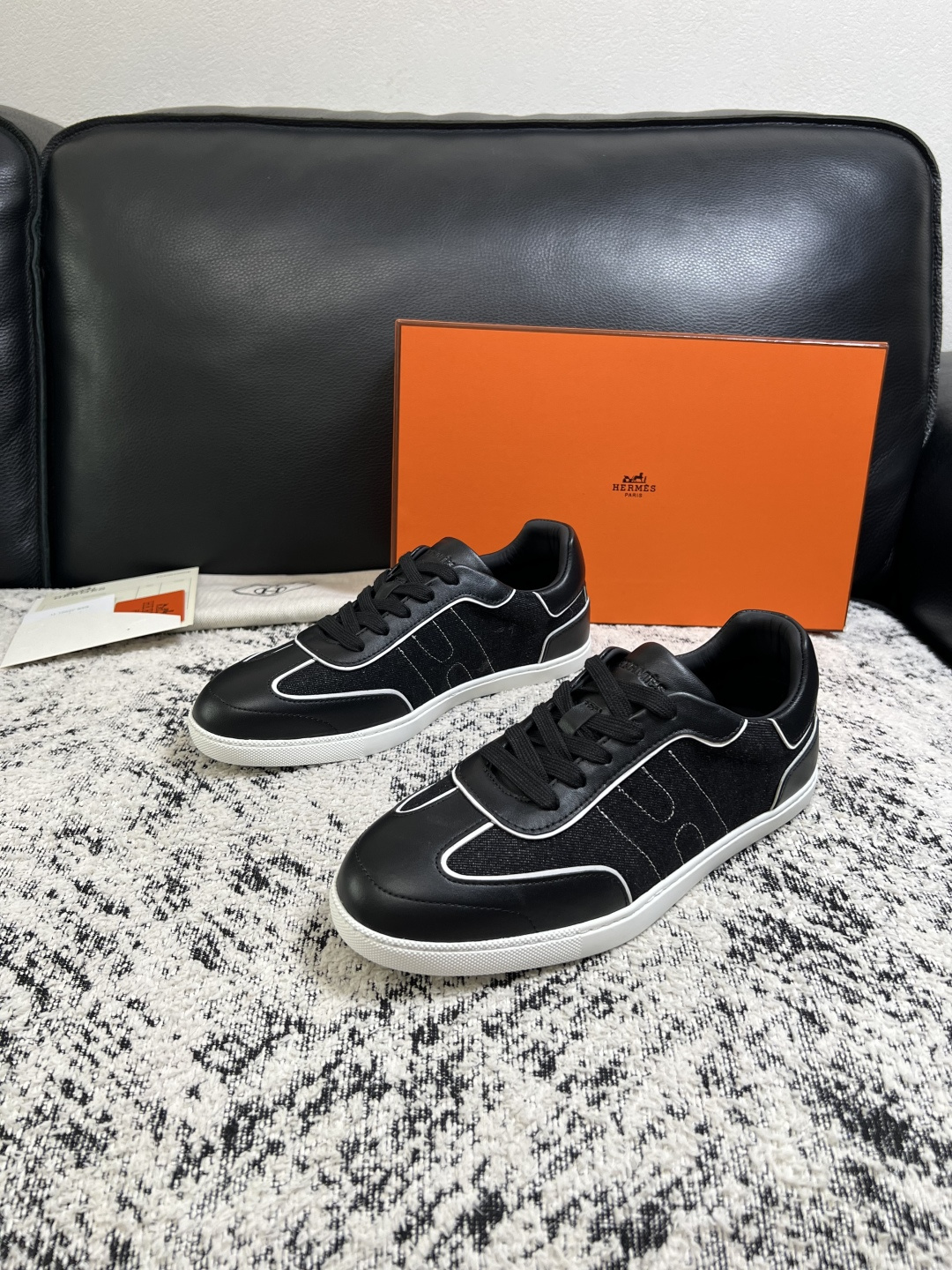 Hermes  高品质  顶级工艺品  爱马仕 专柜同步发售原厂配置，意大利进口原版牛皮面料，高品质拼接工艺，全进口水染