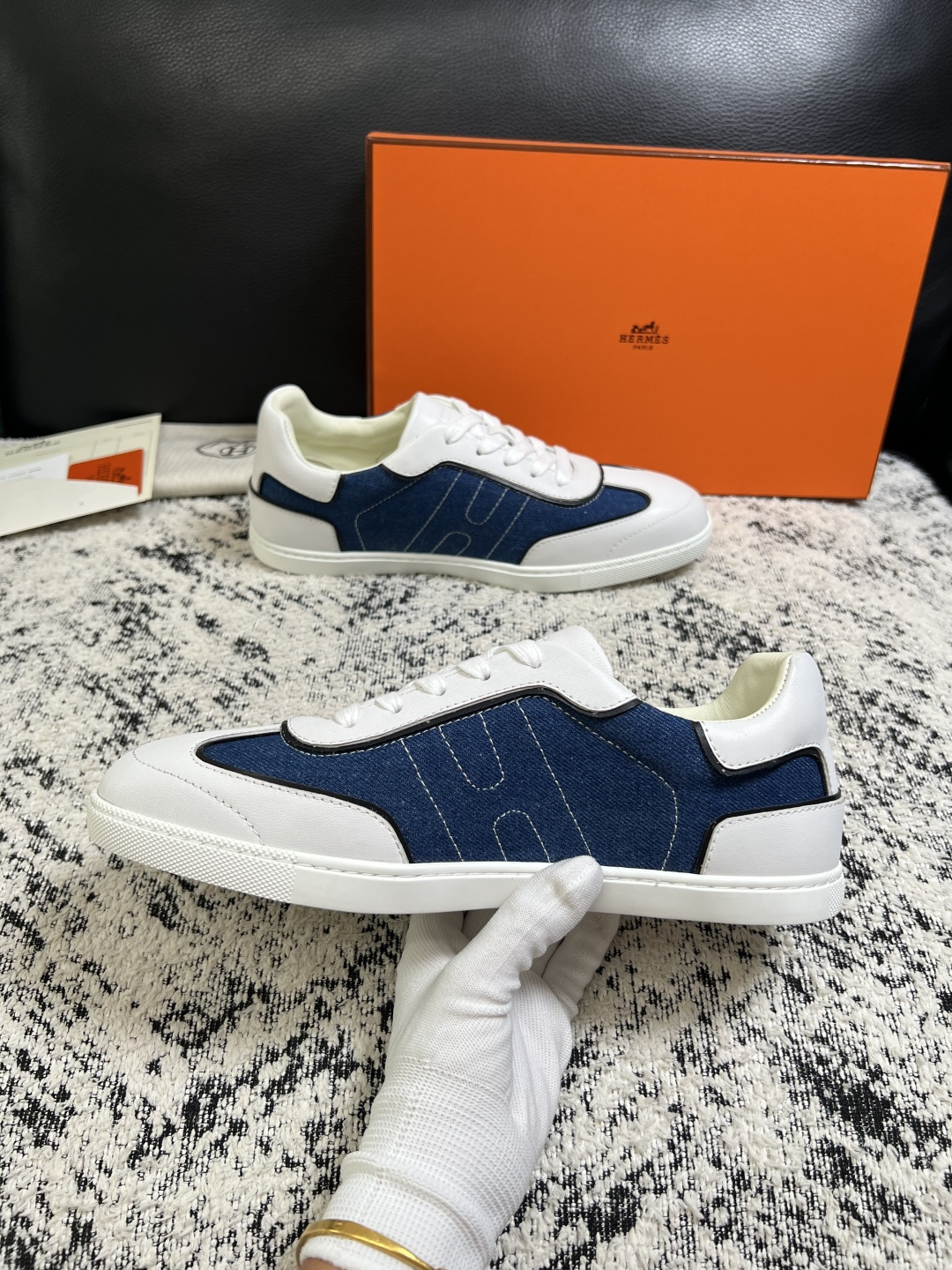 Hermes  高品质  顶级工艺品  爱马仕 专柜同步发售原厂配置，意大利进口原版牛皮面料，高品质拼接工艺，全进口水染