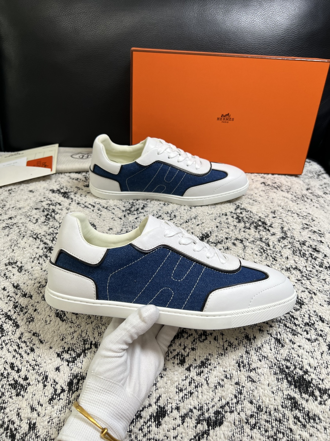 Hermes  高品质  顶级工艺品  爱马仕 专柜同步发售原厂配置，意大利进口原版牛皮面料，高品质拼接工艺，全进口水染