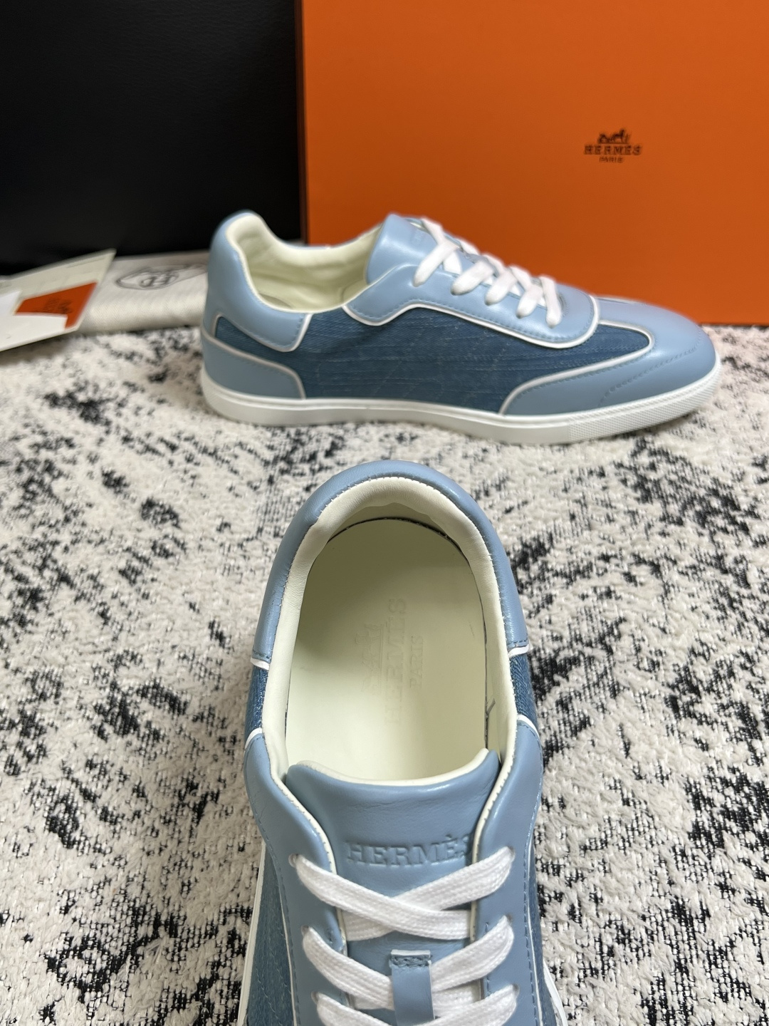 Hermes  高品质  顶级工艺品  爱马仕 专柜同步发售原厂配置，意大利进口原版牛皮面料，高品质拼接工艺，全进口水染