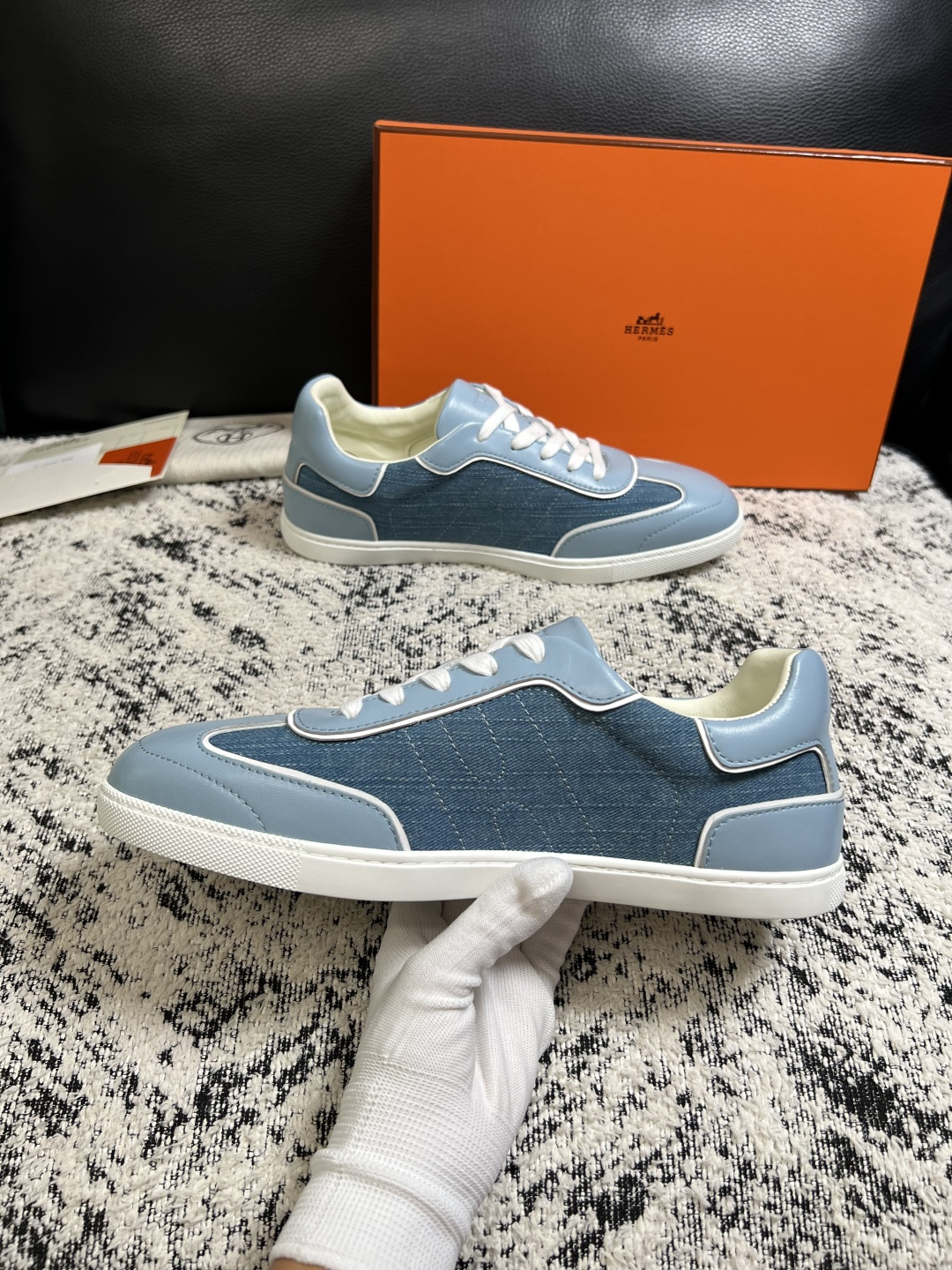 Hermes  高品质  顶级工艺品  爱马仕 专柜同步发售原厂配置，意大利进口原版牛皮面料，高品质拼接工艺，全进口水染