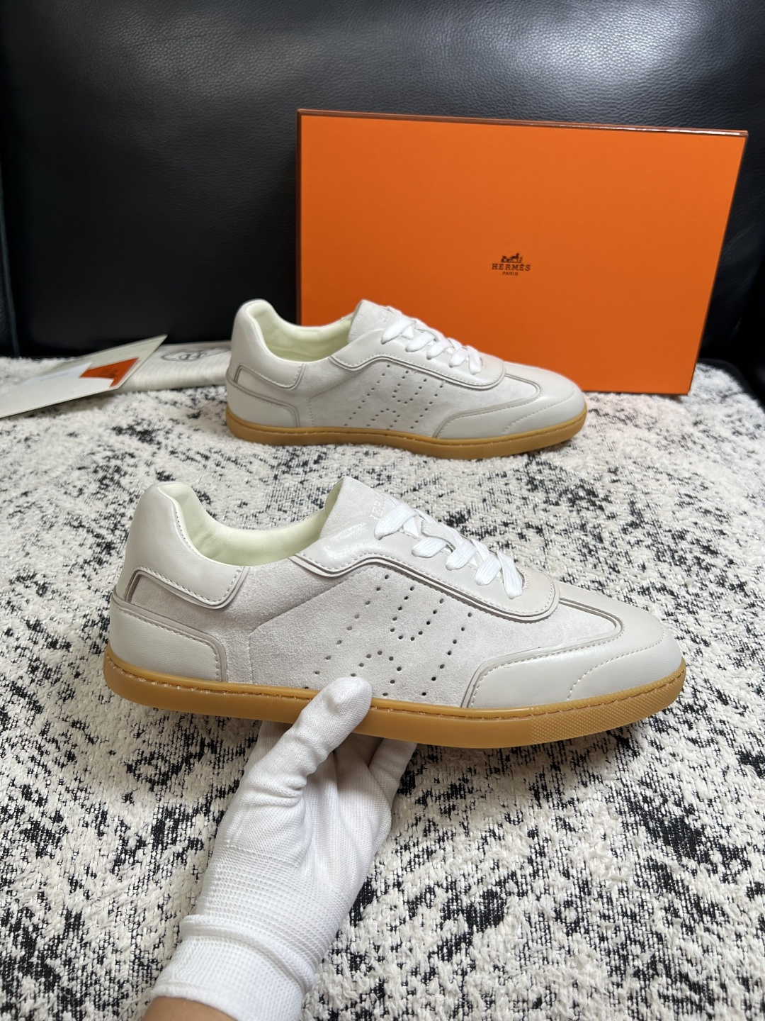 Hermes  高品质  顶级工艺品  爱马仕 专柜同步发售原厂配置，意大利进口原版牛皮面料，高品质拼接工艺，全进口水染