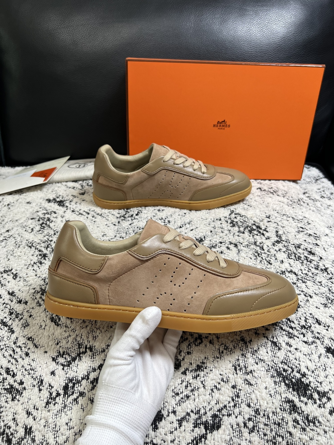 Hermes  高品质  顶级工艺品  爱马仕 专柜同步发售原厂配置，意大利进口原版牛皮面料，高品质拼接工艺，全进口水染