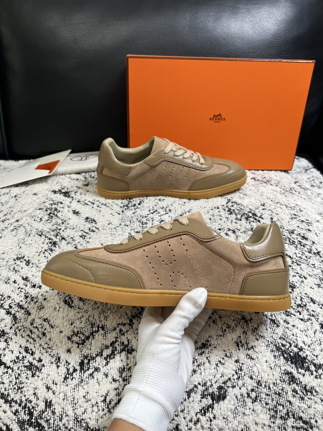 Hermes  高品质  顶级工艺品  爱马仕 专柜同步发售原厂配置，意大利进口原版牛皮面料，高品质拼接工艺，全进口水染