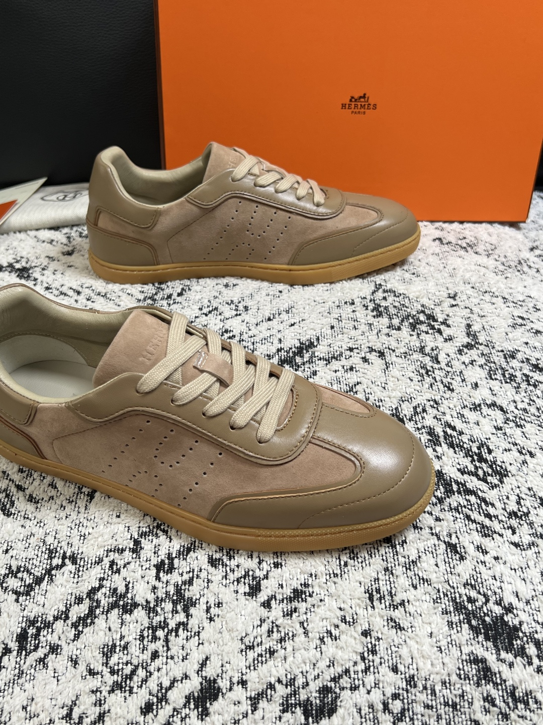 Hermes  高品质  顶级工艺品  爱马仕 专柜同步发售原厂配置，意大利进口原版牛皮面料，高品质拼接工艺，全进口水染