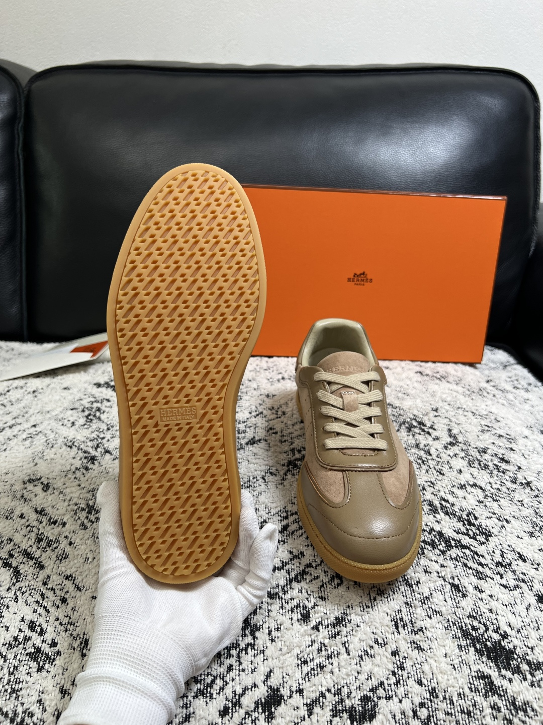Hermes  高品质  顶级工艺品  爱马仕 专柜同步发售原厂配置，意大利进口原版牛皮面料，高品质拼接工艺，全进口水染
