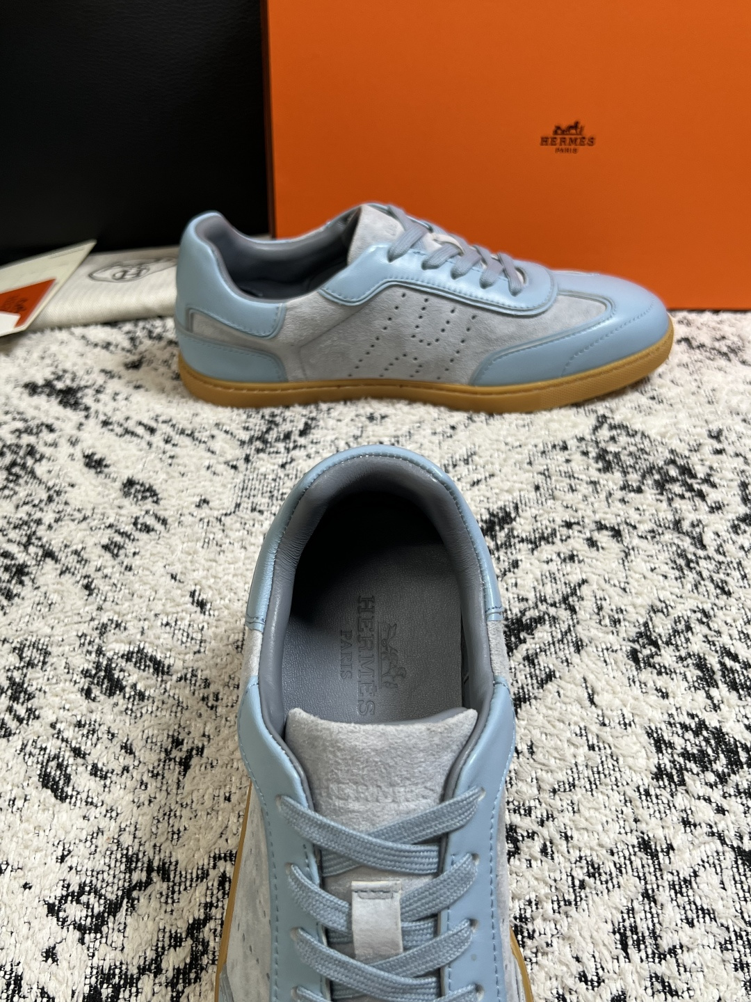 Hermes  高品质  顶级工艺品  爱马仕 专柜同步发售原厂配置，意大利进口原版牛皮面料，高品质拼接工艺，全进口水染