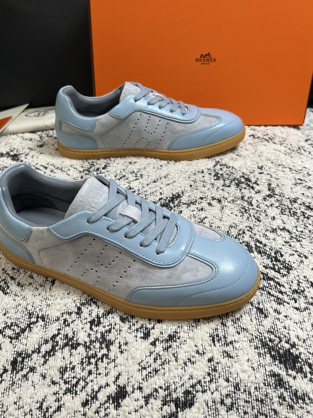 Hermes  高品质  顶级工艺品  爱马仕 专柜同步发售原厂配置，意大利进口原版牛皮面料，高品质拼接工艺，全进口水染