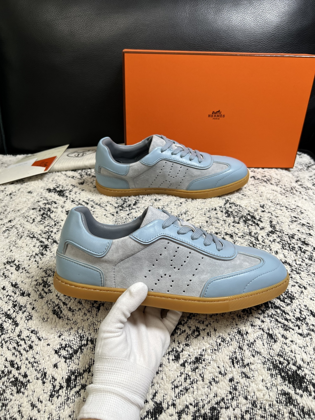 Hermes  高品质  顶级工艺品  爱马仕 专柜同步发售原厂配置，意大利进口原版牛皮面料，高品质拼接工艺，全进口水染