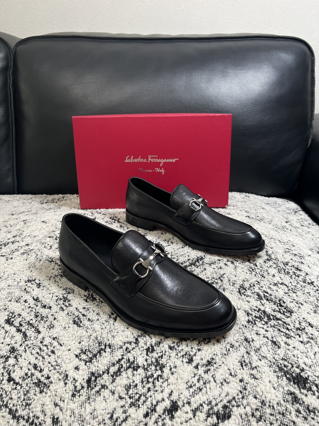 Ferragamo  高品质  顶级工艺品  菲拉格慕  皮鞋专柜同步发售原厂配置，意大利进口原版牛皮，进口水染牛里 ，