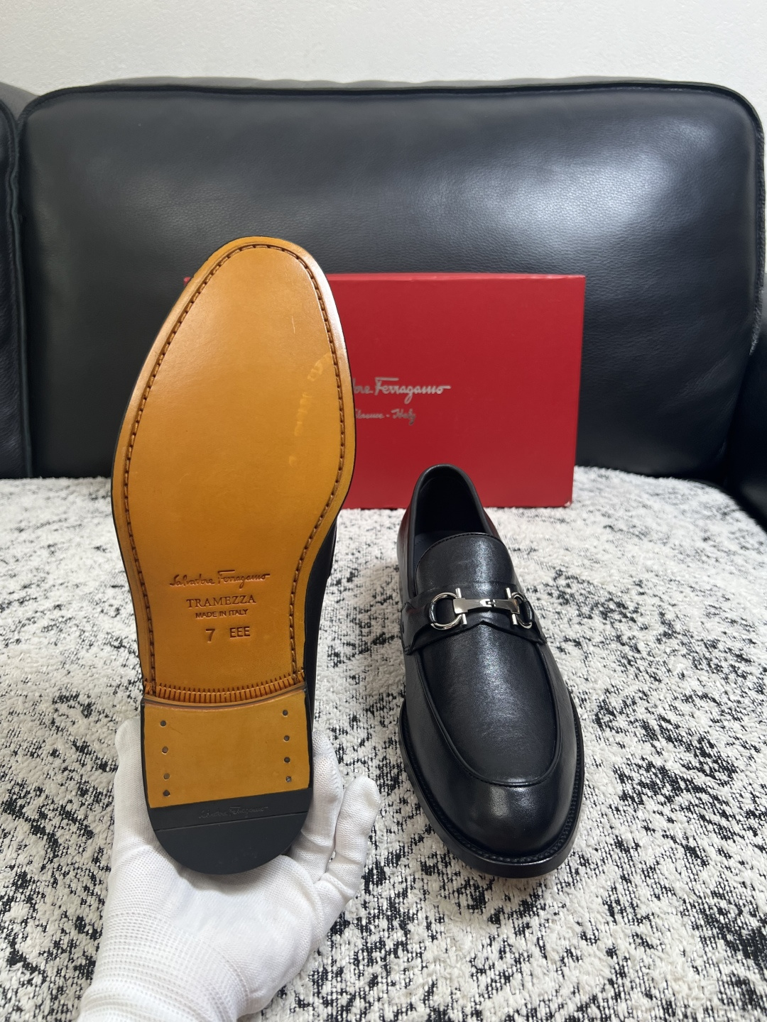 Ferragamo  高品质  顶级工艺品  菲拉格慕  皮鞋专柜同步发售原厂配置，意大利进口原版牛皮，进口水染牛里 ，