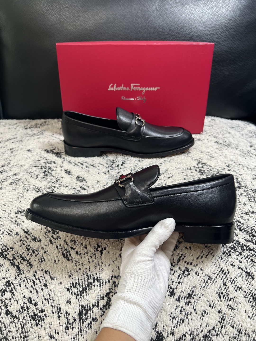 Ferragamo  高品质  顶级工艺品  菲拉格慕  皮鞋专柜同步发售原厂配置，意大利进口原版牛皮，进口水染牛里 ，