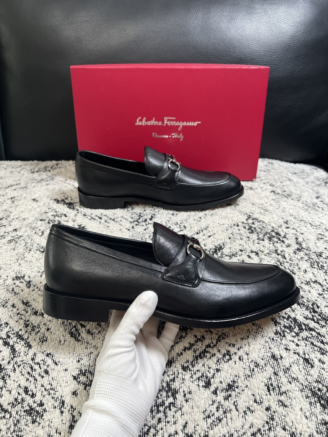 Ferragamo  高品质  顶级工艺品  菲拉格慕  皮鞋专柜同步发售原厂配置，意大利进口原版牛皮，进口水染牛里 ，