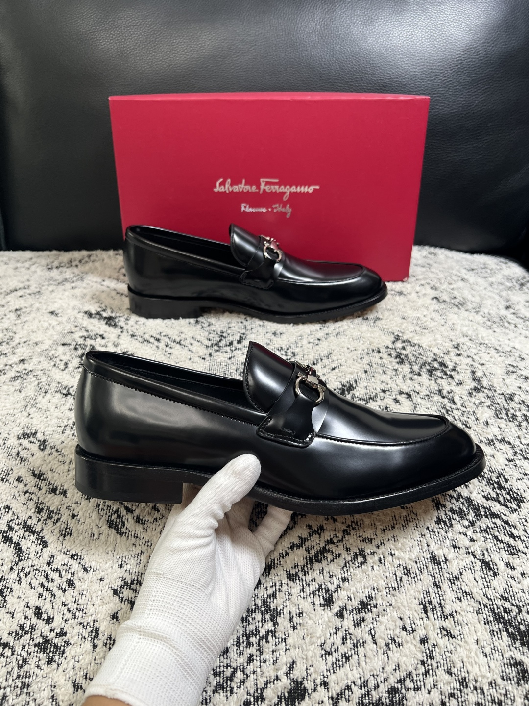 Ferragamo  高品质  顶级工艺品  菲拉格慕  皮鞋专柜同步发售原厂配置，意大利进口原版牛皮，进口水染牛里 ，