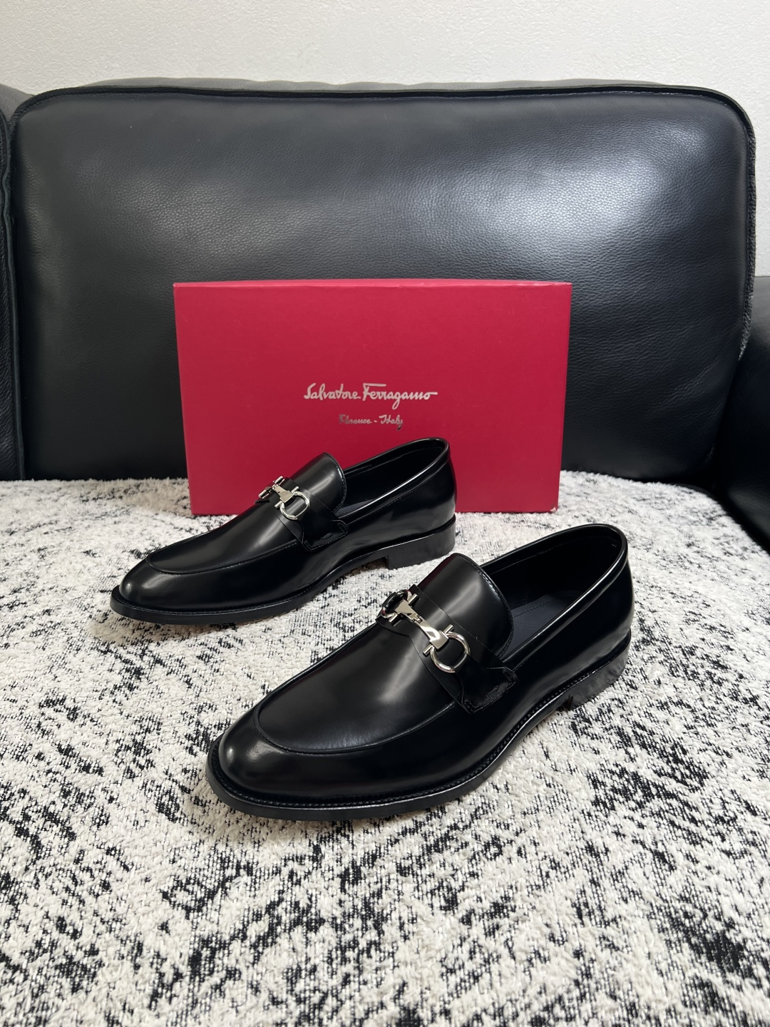 Ferragamo  高品质  顶级工艺品  菲拉格慕  皮鞋专柜同步发售原厂配置，意大利进口原版牛皮，进口水染牛里 ，