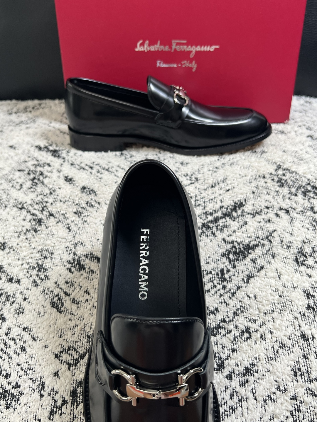 Ferragamo  高品质  顶级工艺品  菲拉格慕  皮鞋专柜同步发售原厂配置，意大利进口原版牛皮，进口水染牛里 ，