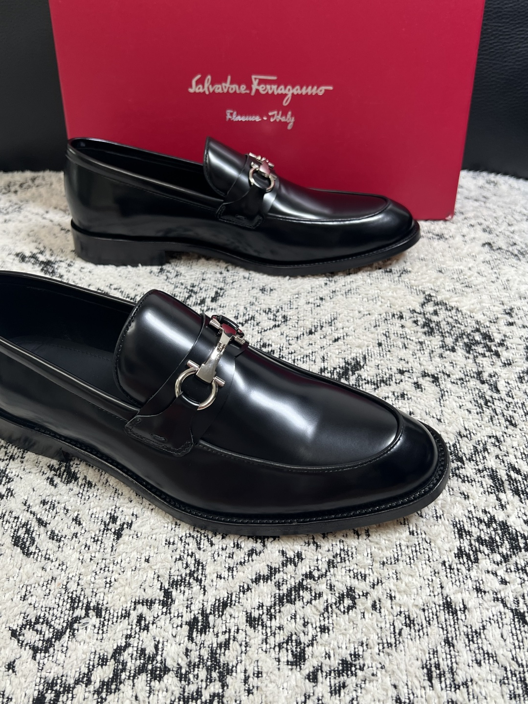 Ferragamo  高品质  顶级工艺品  菲拉格慕  皮鞋专柜同步发售原厂配置，意大利进口原版牛皮，进口水染牛里 ，
