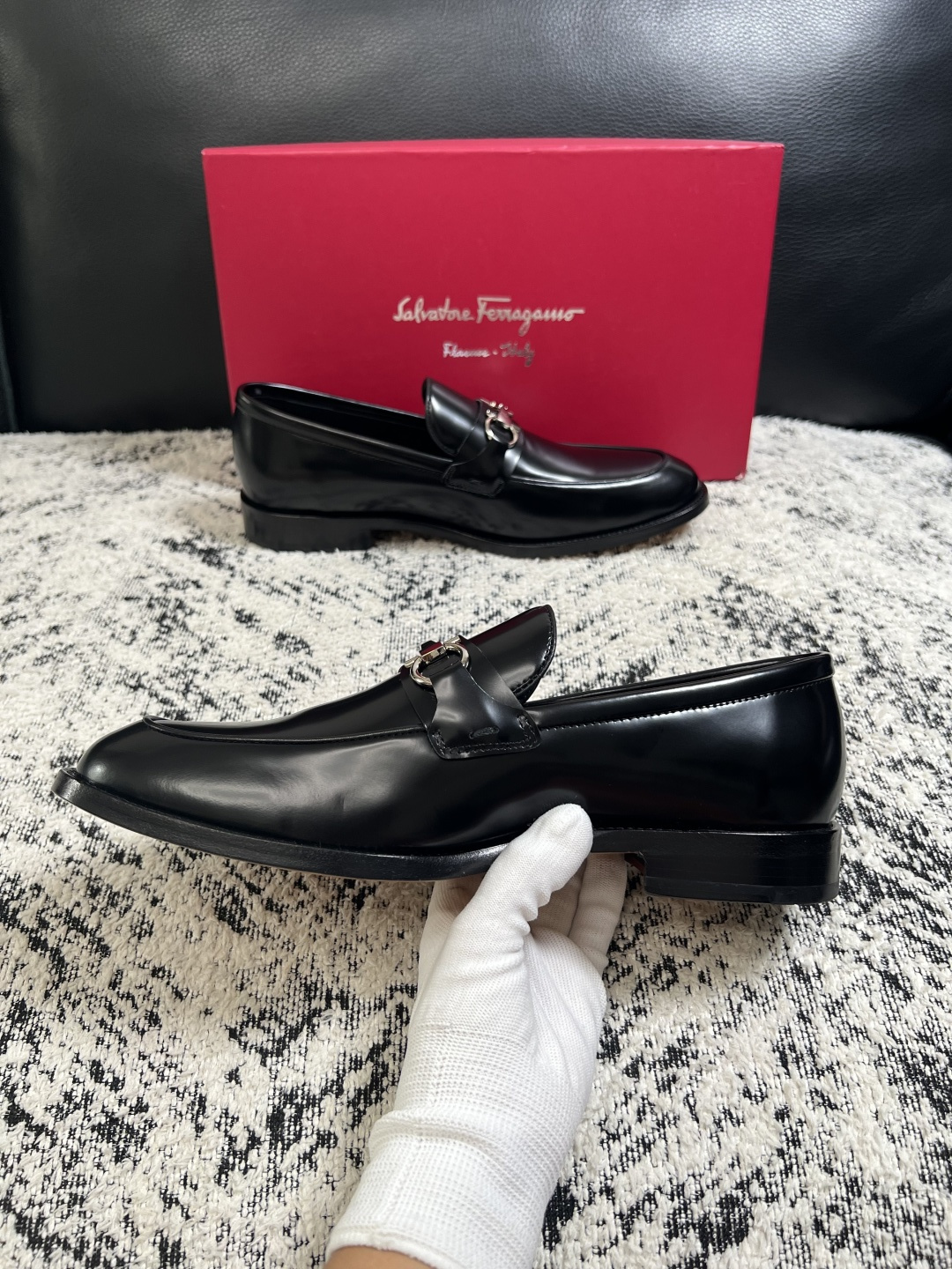 Ferragamo  高品质  顶级工艺品  菲拉格慕  皮鞋专柜同步发售原厂配置，意大利进口原版牛皮，进口水染牛里 ，