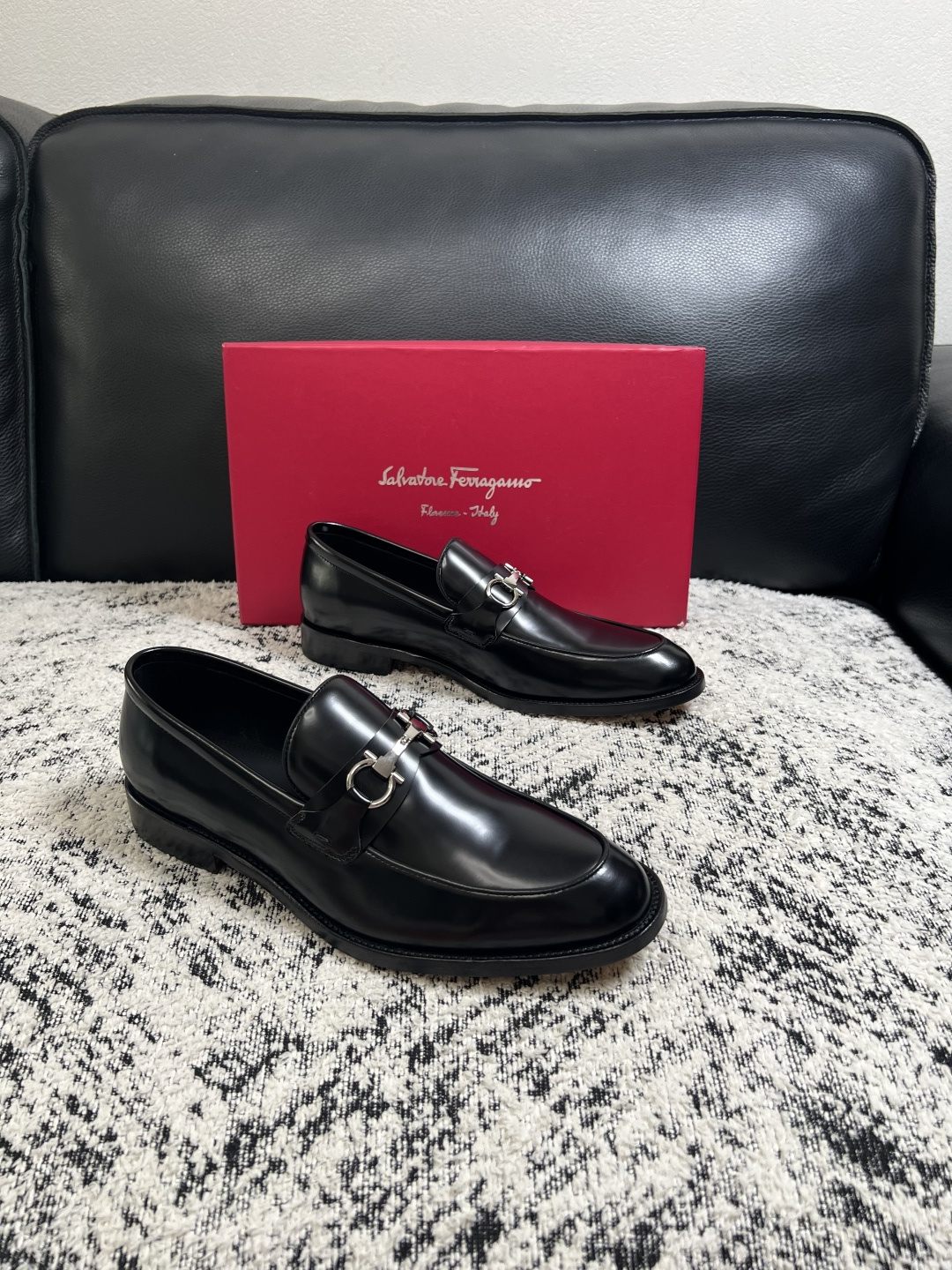 Ferragamo  高品质  顶级工艺品  菲拉格慕  皮鞋专柜同步发售原厂配置，意大利进口原版牛皮，进口水染牛里 ，