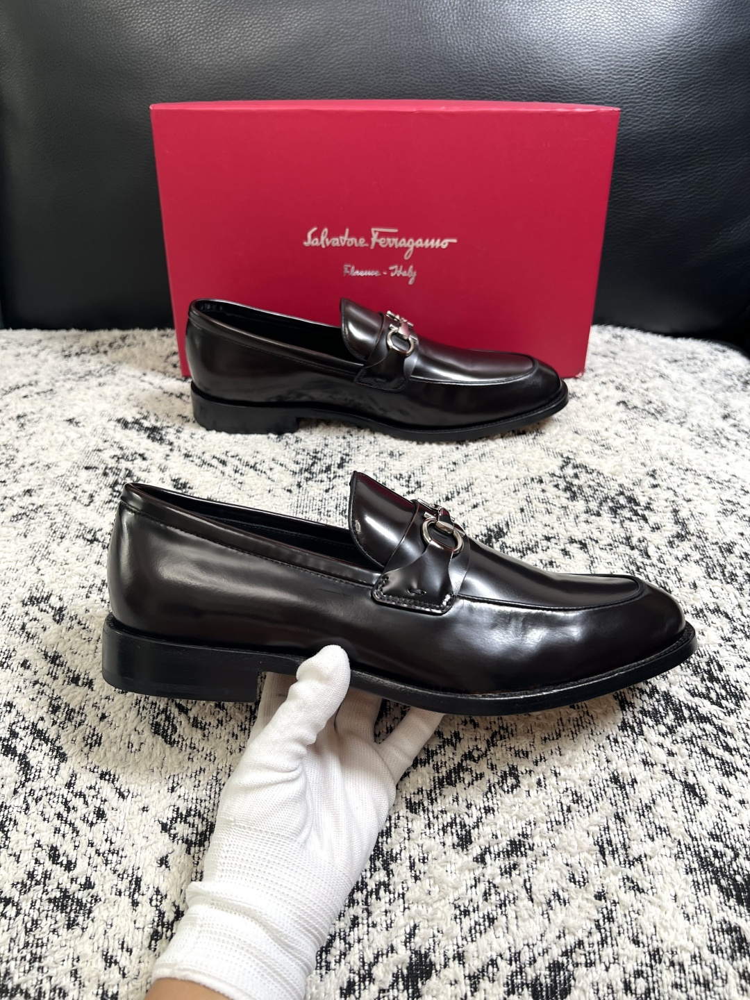 Ferragamo  高品质  顶级工艺品  菲拉格慕  皮鞋专柜同步发售原厂配置，意大利进口原版牛皮，进口水染牛里 ，