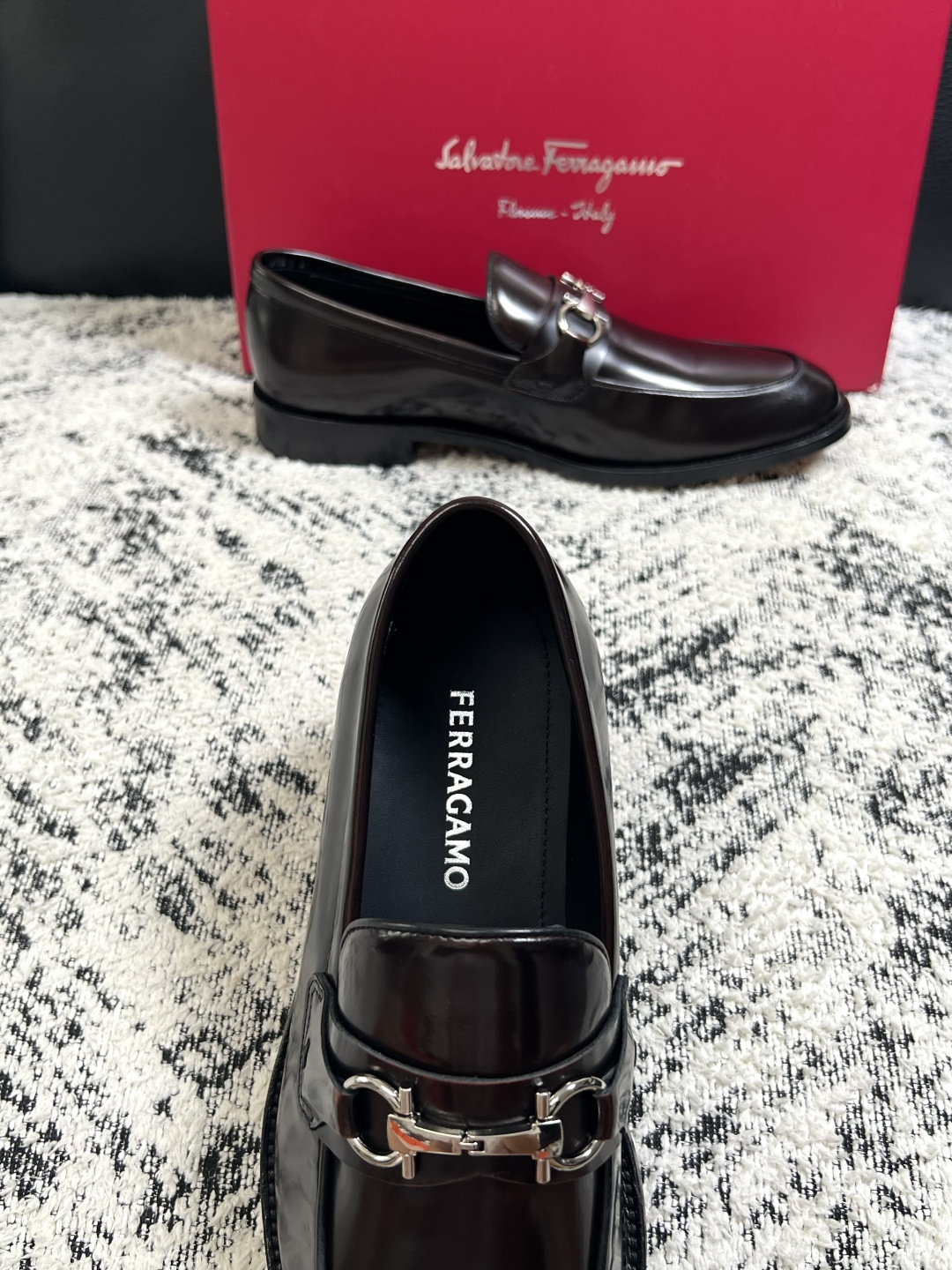 Ferragamo  高品质  顶级工艺品  菲拉格慕  皮鞋专柜同步发售原厂配置，意大利进口原版牛皮，进口水染牛里 ，