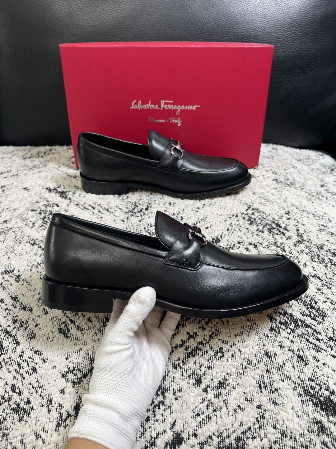Ferragamo  高品质  顶级工艺品  菲拉格慕  皮鞋专柜同步发售原厂配置，意大利进口原版牛皮，进口水染牛里 ，