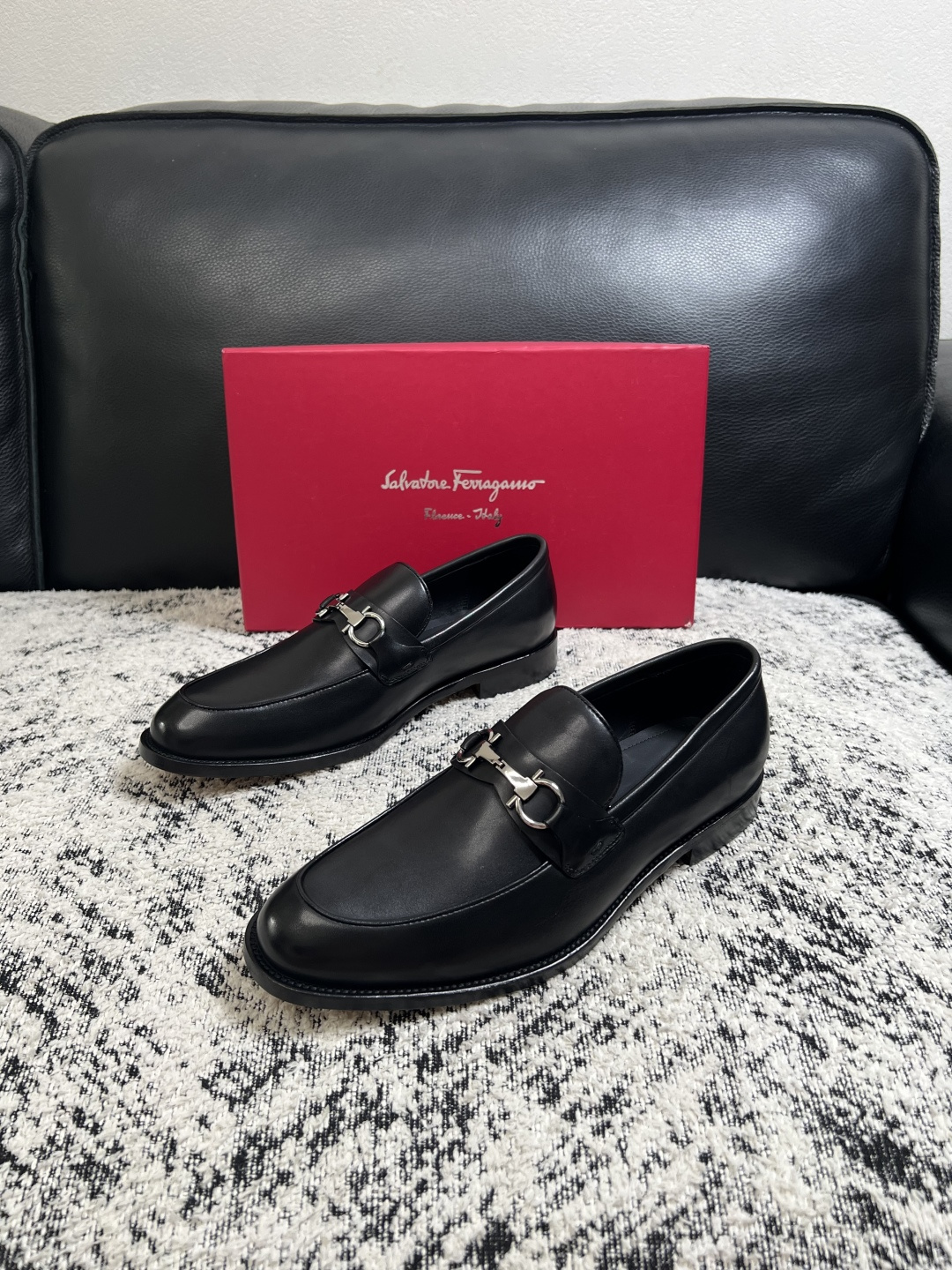 Ferragamo  高品质  顶级工艺品  菲拉格慕  皮鞋专柜同步发售原厂配置，意大利进口原版牛皮，进口水染牛里 ，