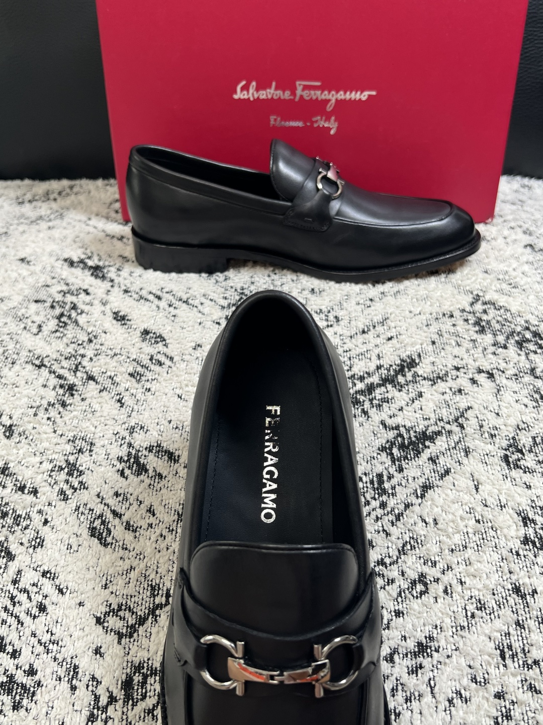 Ferragamo  高品质  顶级工艺品  菲拉格慕  皮鞋专柜同步发售原厂配置，意大利进口原版牛皮，进口水染牛里 ，