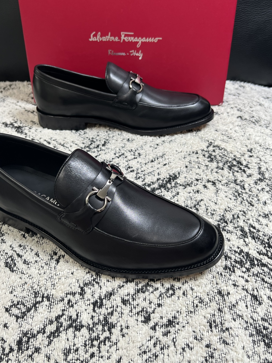 Ferragamo  高品质  顶级工艺品  菲拉格慕  皮鞋专柜同步发售原厂配置，意大利进口原版牛皮，进口水染牛里 ，