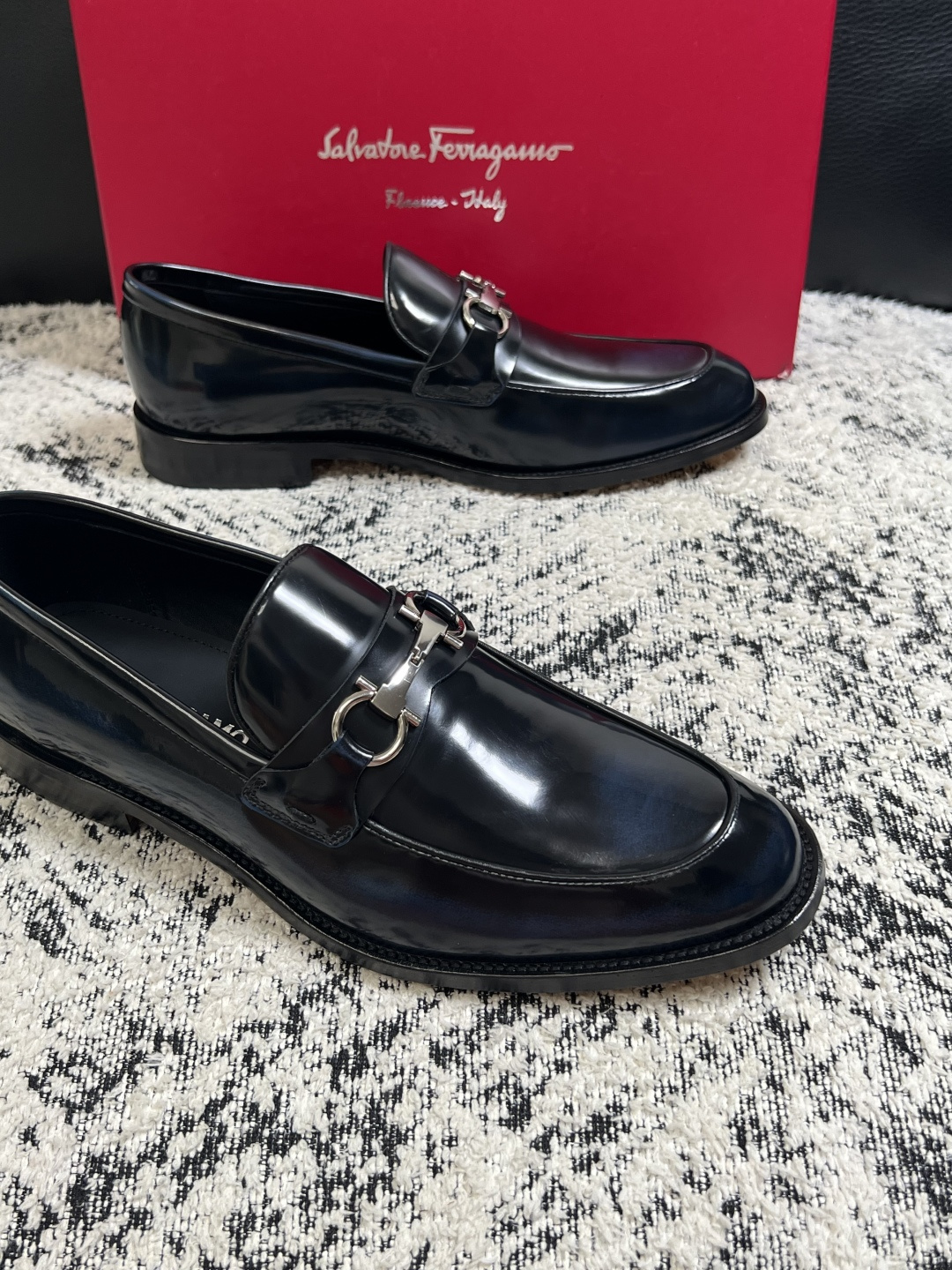 Ferragamo  高品质  顶级工艺品  菲拉格慕  皮鞋专柜同步发售原厂配置，意大利进口原版牛皮，进口水染牛里 ，