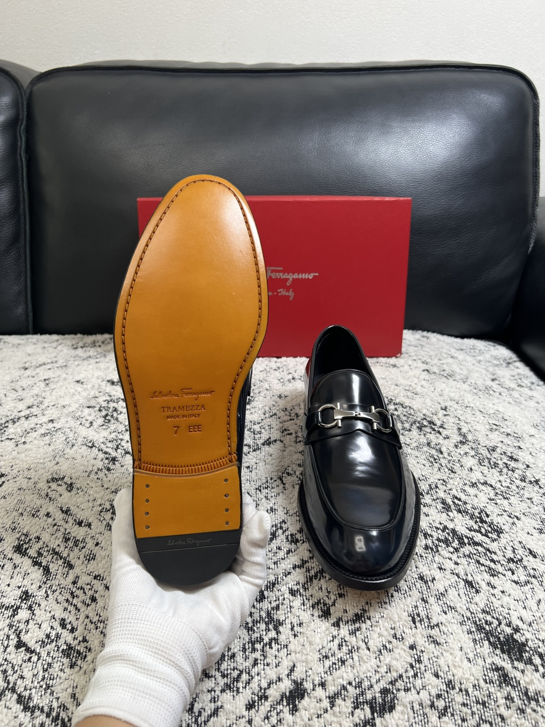 Ferragamo  高品质  顶级工艺品  菲拉格慕  皮鞋专柜同步发售原厂配置，意大利进口原版牛皮，进口水染牛里 ，