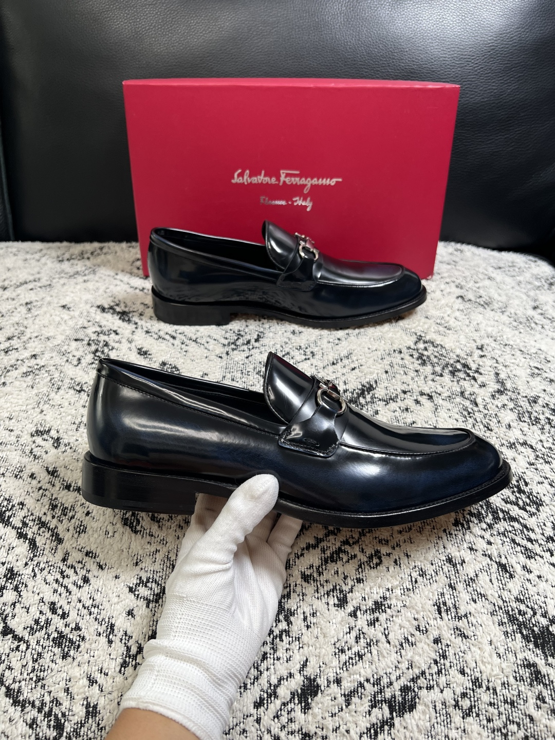 Ferragamo  高品质  顶级工艺品  菲拉格慕  皮鞋专柜同步发售原厂配置，意大利进口原版牛皮，进口水染牛里 ，