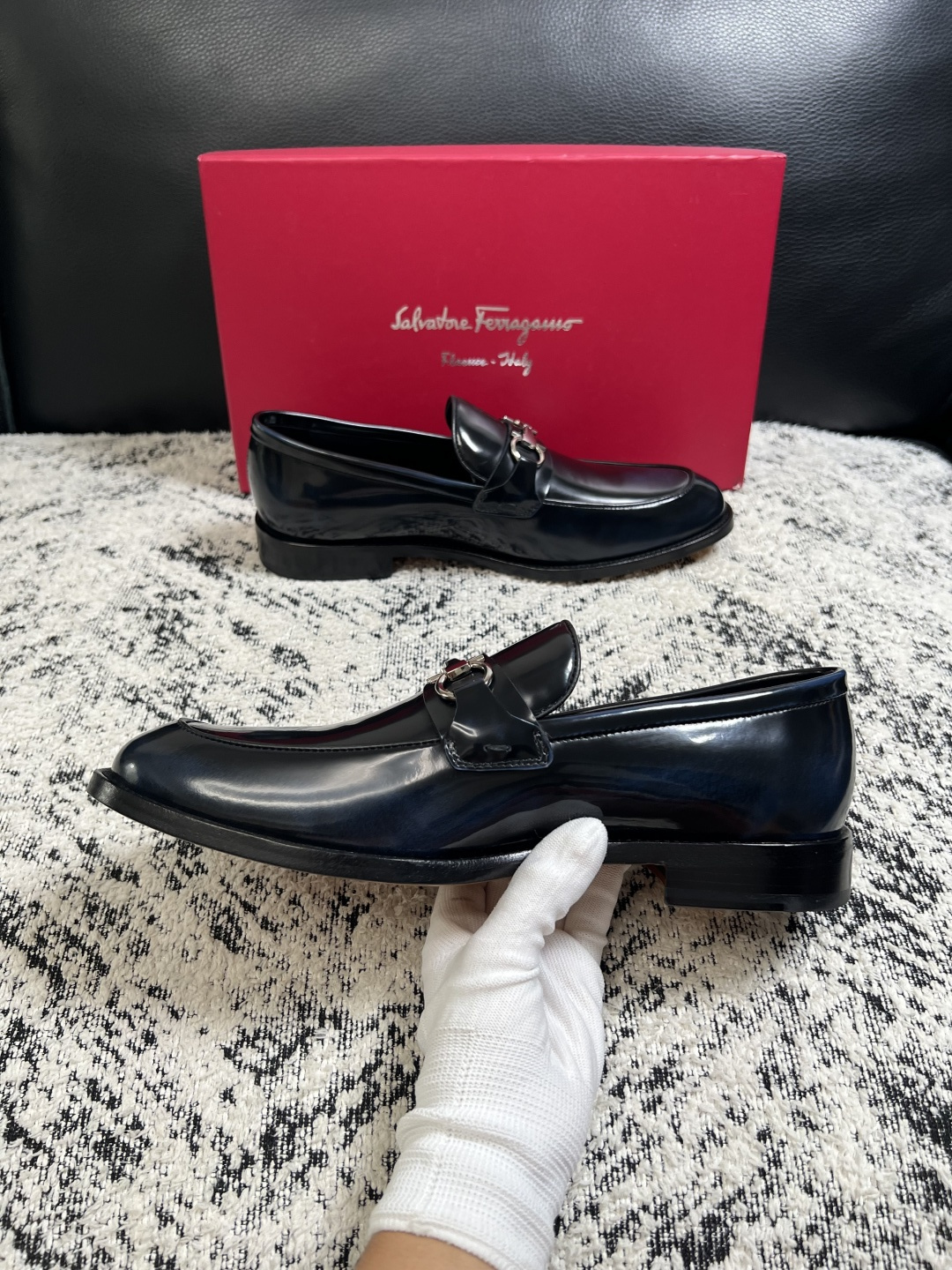 Ferragamo  高品质  顶级工艺品  菲拉格慕  皮鞋专柜同步发售原厂配置，意大利进口原版牛皮，进口水染牛里 ，