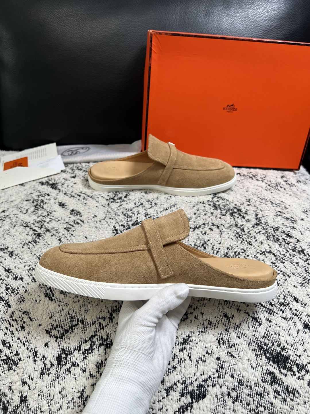 Hermes  高品质  顶级工艺品  爱马仕 专柜同步发售原厂配置，意大利进口原版牛皮面料，高品质拼接工艺，全进口水染