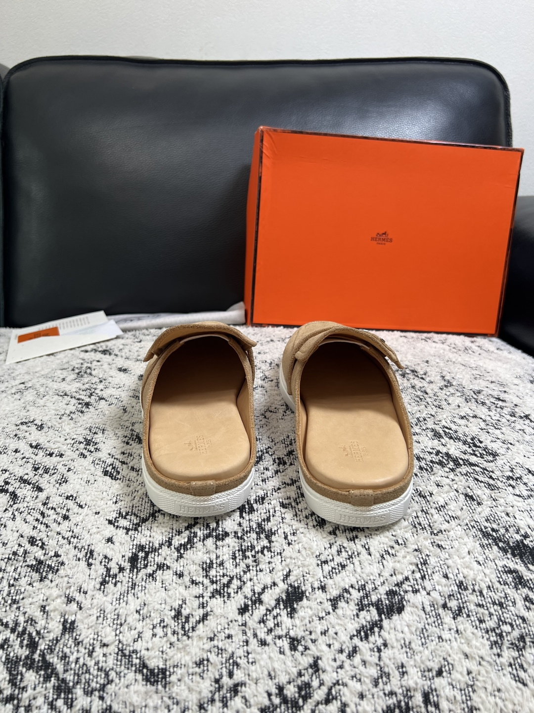 Hermes  高品质  顶级工艺品  爱马仕 专柜同步发售原厂配置，意大利进口原版牛皮面料，高品质拼接工艺，全进口水染