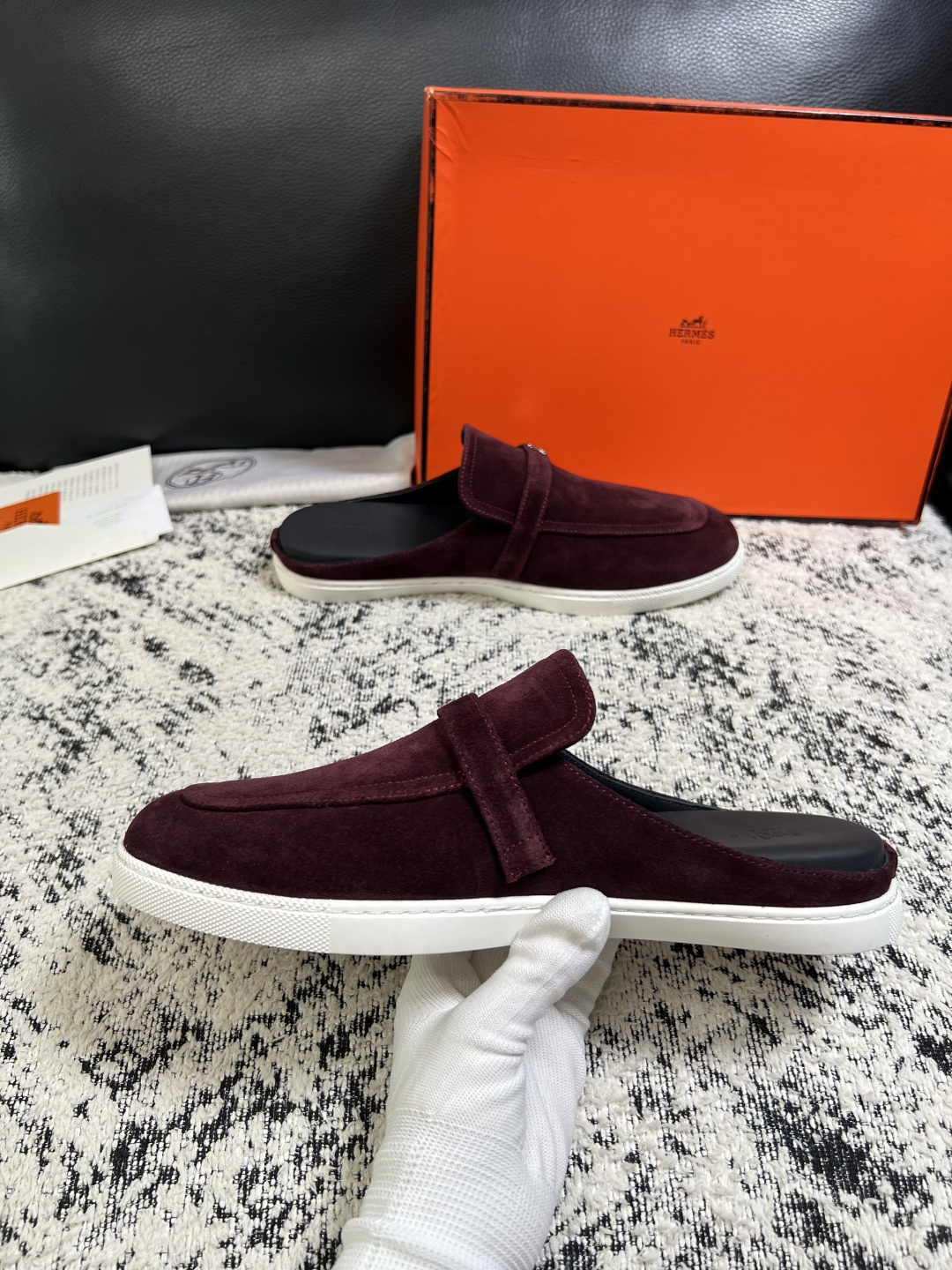 Hermes  高品质  顶级工艺品  爱马仕 专柜同步发售原厂配置，意大利进口原版牛皮面料，高品质拼接工艺，全进口水染