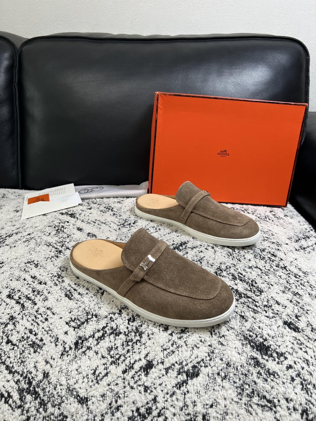 Hermes 高品质 顶级工艺品 爱马仕 专柜同步发售原厂配置,意大利进口原版牛皮面料,高品质拼接工艺,全进口水染 Hermes 高品质 顶级工艺品 爱马仕 专柜同步发售原厂配置,意大利进口原版牛皮面料,高品质拼接工艺,全进口水染