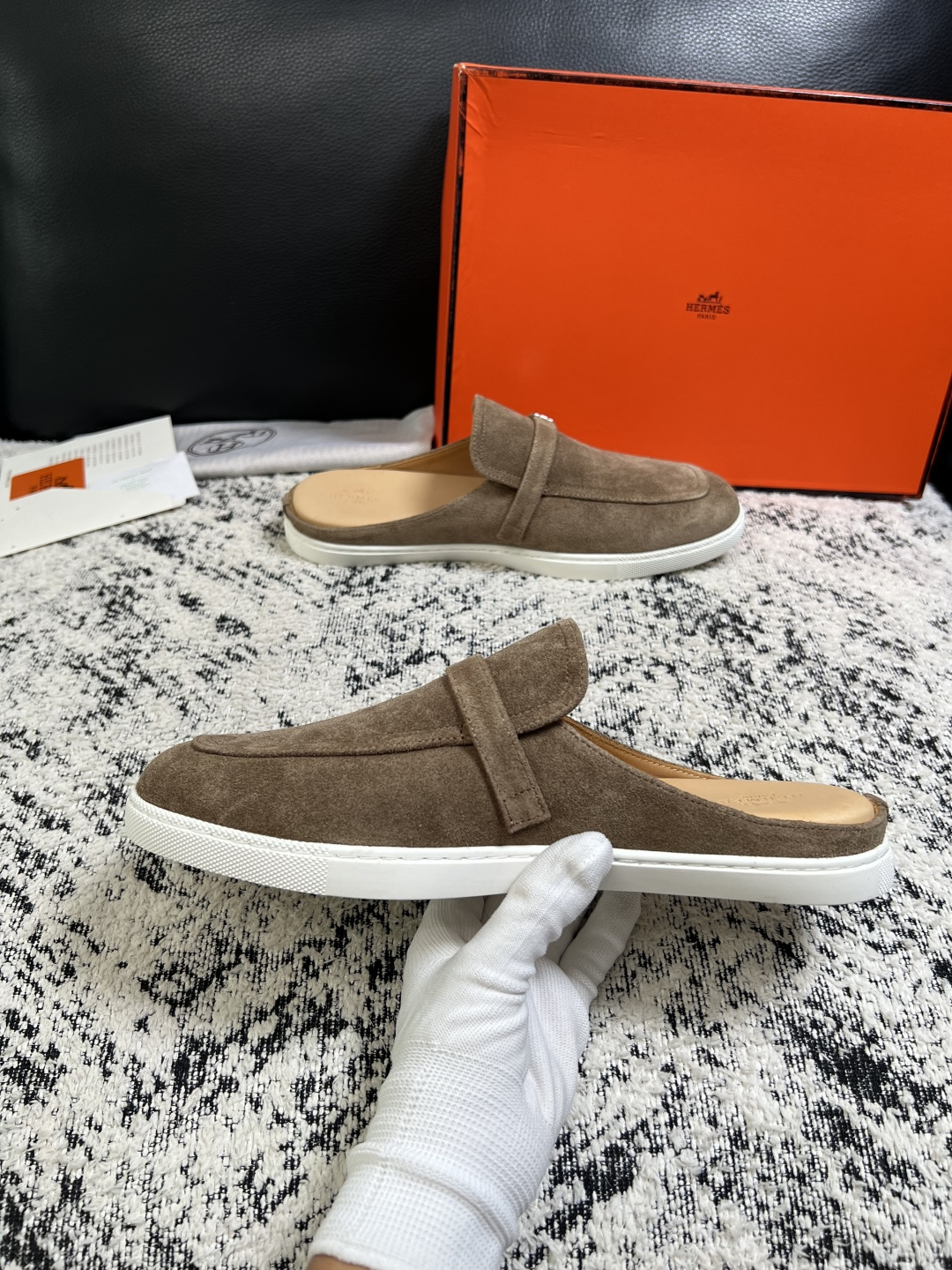 Hermes  高品质  顶级工艺品  爱马仕 专柜同步发售原厂配置，意大利进口原版牛皮面料，高品质拼接工艺，全进口水染